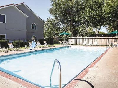 Гостиница La Quinta Inn Sandusky Near Cedar Point