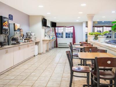 Гостиница Microtel Inn Suites By Wyndham Claremore