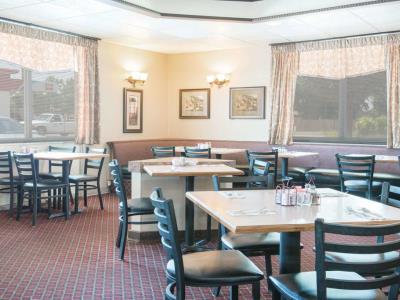 Hotel Ramada By Wyndham Enid