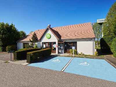 Гостиница Campanile Melun Senart-Vert Saint Denis