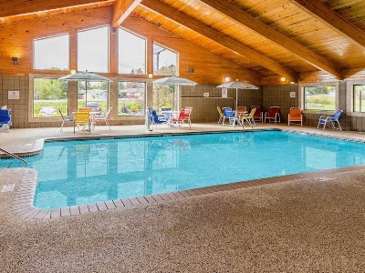 Гостиница Americinn South Black Woods Event Center