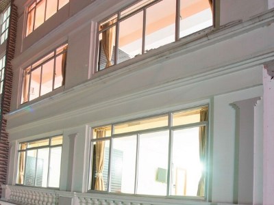 Hotel White Yak