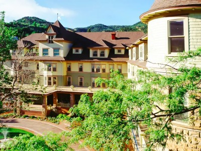 Гостиница Cliff House At Pikes Peak