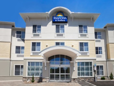Гостиница Days Inn And Suites By Wyndham Altoona