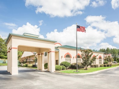 Hotel Days Inn And Suites Columbia Airport