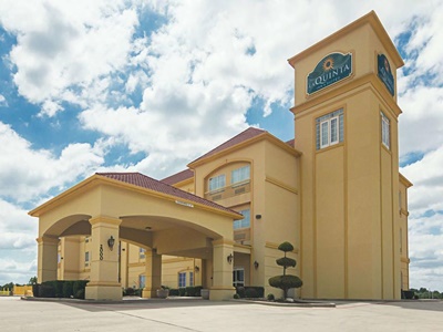Гостиница La Quinta Inn And Suites Bridgeport