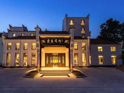 Гостиница Jiuhua Mountain Dongya
