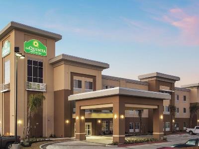 Гостиница La Quinta Inn Suites Wyndham Gonzales Tx