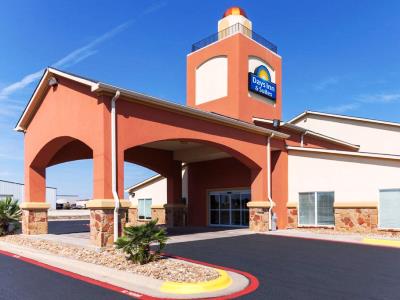 Гостиница Days Inn And Suites By Wyndham Groesbeck