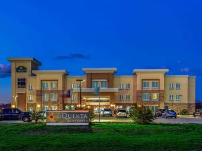 Гостиница La Quinta Inn And Suites Wyndham Luling
