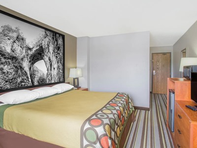 Hotel Super 8 By Wyndham Abingdon Va