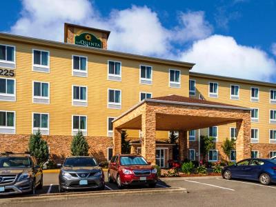 Гостиница La Quinta Inn N Suites By Wyndham Auburn
