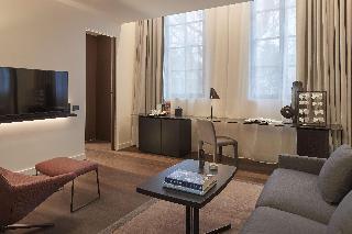 Гостиница Hilton Lake Como