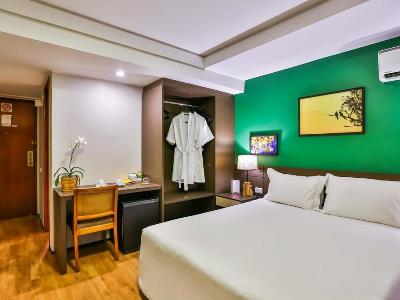 Гостиница Golden Tulip Address
