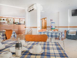 Гостиница Qawra Point Holiday Complex