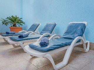 Гостиница Qawra Point Holiday Complex
