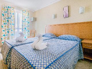 Гостиница Qawra Point Holiday Complex