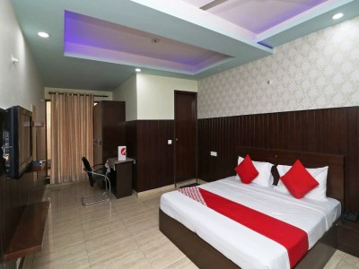 Hotel Oyo 14587 Aashiyana Paradise