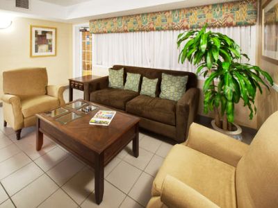 Гостиница Holiday Inn Express At Drake University