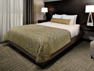 Гостиница Staybridge Suites Des Moines Downtown