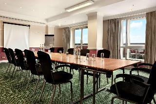 Гостиница DoubleTree by Hilton Dartford Bridge