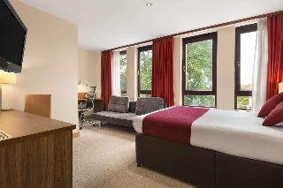Гостиница Ramada by Wyndham Hounslow - Heathrow East