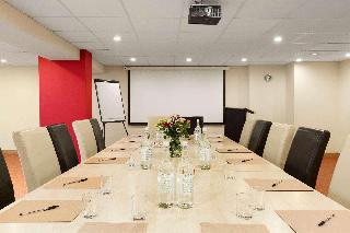 Гостиница Ramada by Wyndham Hounslow - Heathrow East
