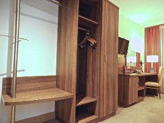 Гостиница Ramada by Wyndham Hounslow - Heathrow East