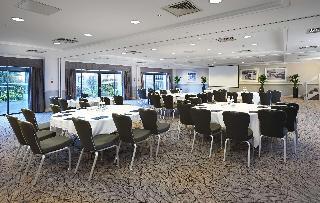 Гостиница Hilton Cobham