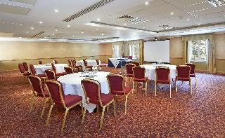 Гостиница Hilton Cobham