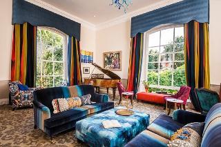 Combe Grove Hotel