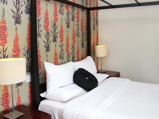 Honest Lawyer Hotel