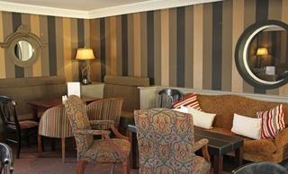 Honest Lawyer Hotel