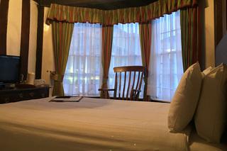 Brook Red Lion Hotel