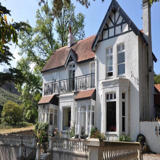 Hotel Sychnant Pass House