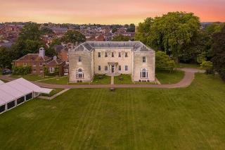 Hotel Hitchin Priory