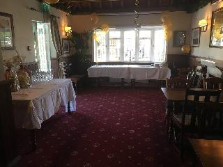 Гостиница The Wheatsheaf Pub