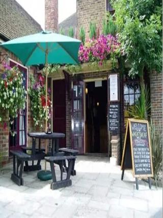 Гостиница The Wheatsheaf Pub