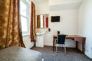 OYO The Strand Hotel
