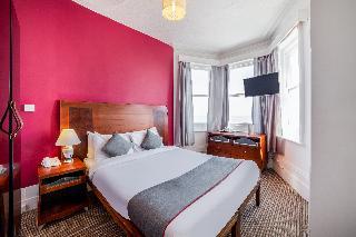 OYO The Strand Hotel