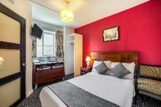 OYO The Strand Hotel