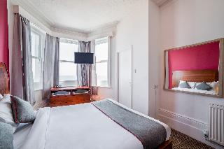 OYO The Strand Hotel