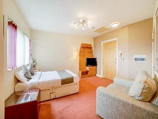 Hotel OYO Chase Suites