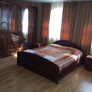 Guest house Klever on Medovaya