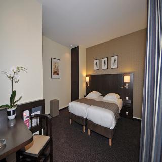 Hotel Eiffel Saint Charles