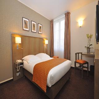 Hotel Eiffel Saint Charles