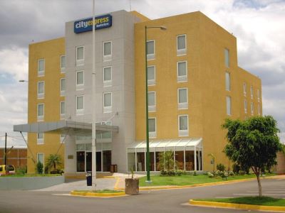 Гостиница City Express Tepatitlan