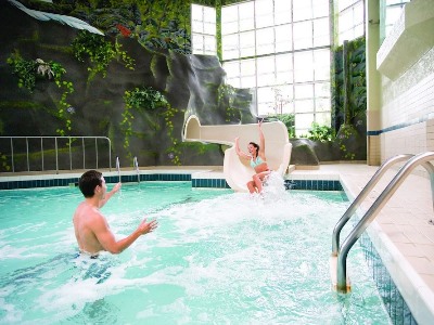 Гостиница Canad Inns Destination Ctr Windsor Park