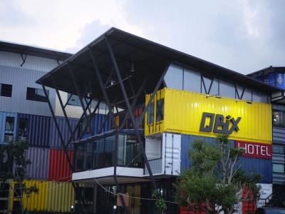 Hotel Qbix