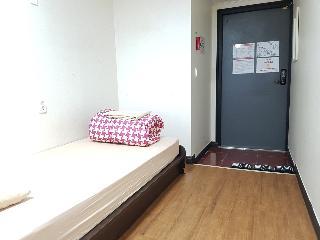 Гостиница Kimchee Busan Downtown Guesthouse